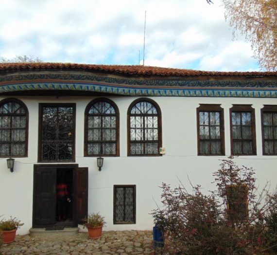 Building a community and Community buildings: the Arie family in Samokov